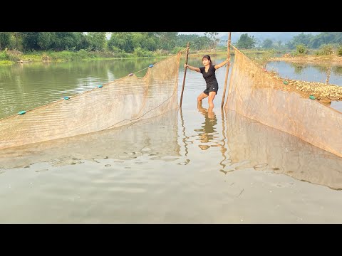 How To Throw a Cast Net, Catch Fish On The River, Aqua