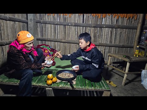 Orphan Boy - Sick, the old lady went to pick oranges to sell, bought pot, food for the sick boy