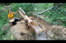 Builds A Water-Powered Hammer With Primitive Skills, "Monjolo" Used For Pound Rice