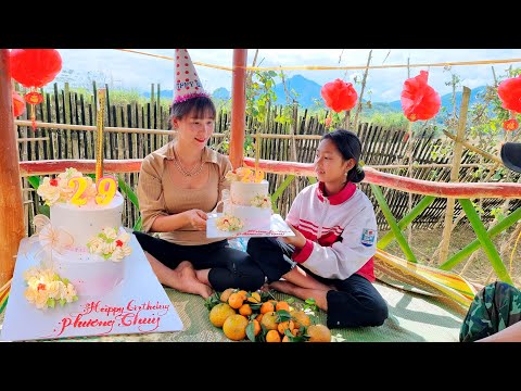 Happy birthday to single mother Phuong Thuy, Harvesting tomatoes with her daughter