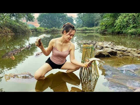 Makes fish catching tools - Cooks fish dishes Harvests red fruits | Ngân Daily Life